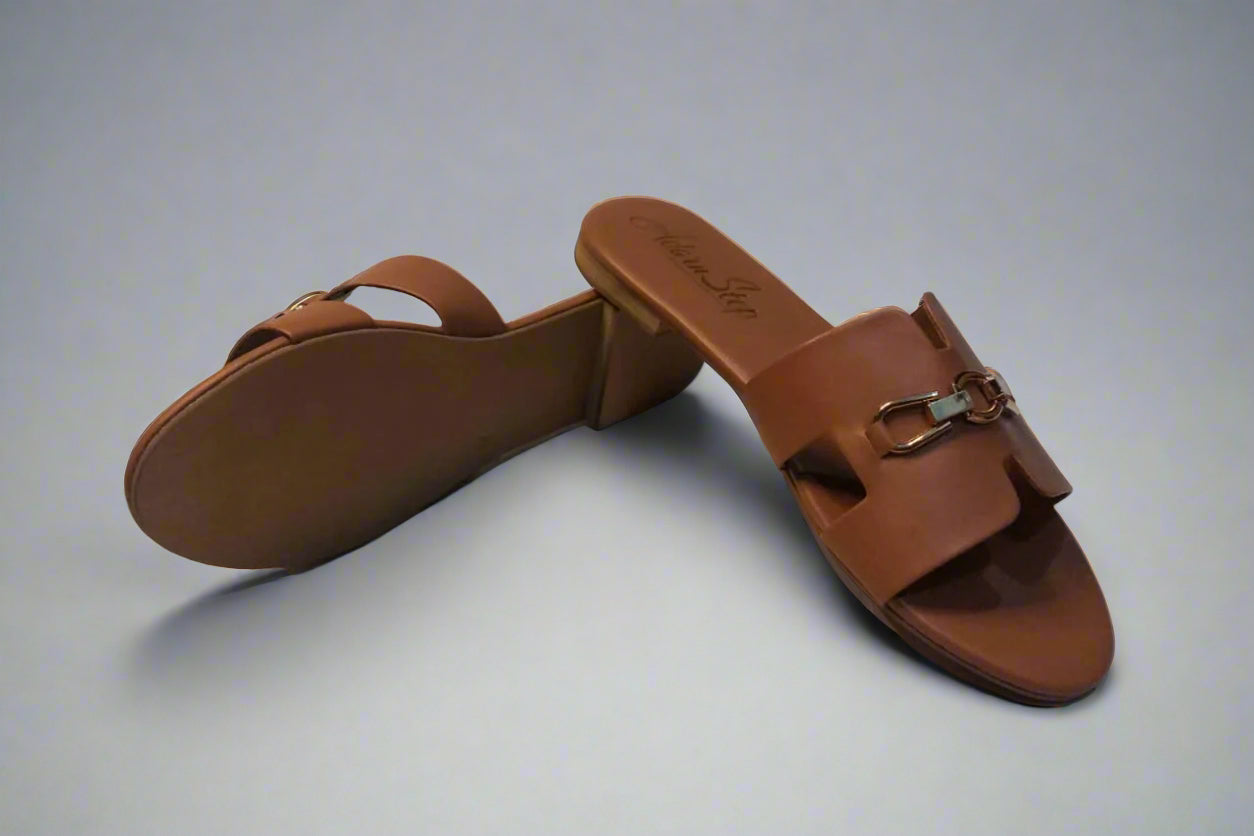Minimalist Buckle Slide Sandals – Camel Brown